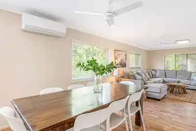 Image de 17 Green Valley Drive - Rainbow Beach. Wifi. Walk to town and beach.