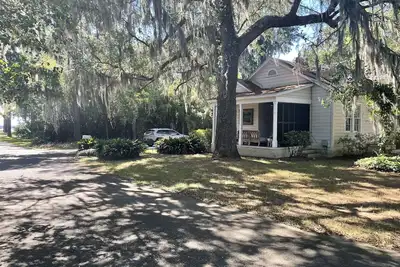 Image de Close to all the Beautiful views of Beaufort as you walk downtown.