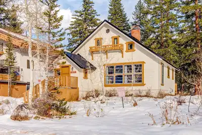 Image de Beautiful ski-in\/ski-out cabin w\/washer\/dryer, central Ac - walk to lifts