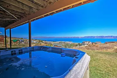 Image de Garden City Lake House: Hot Tub & Views!