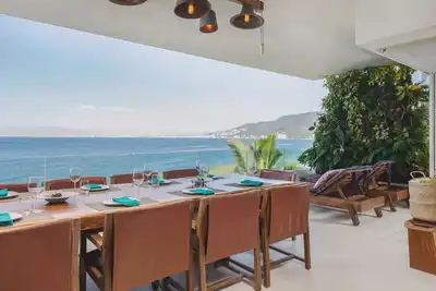 Image de Luxury Condo on a private and beautiful swimmable Beach, Hight cleaning st.