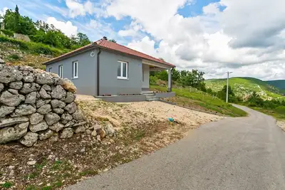 Image de Maison près du lac Rouge à Ricice