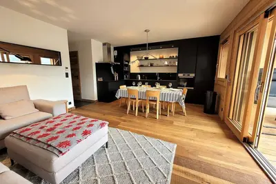 Image de Appart charmant avec Jacuzzi, Terrasse, Parking & WiFi
