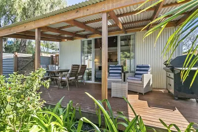 Image de Coral Haven ~ Aldinga Beach - A little oasis ~ beautifully renovated mid-century beach shack