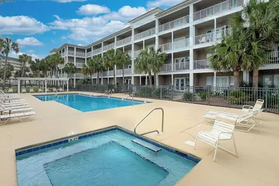 Image de Sea-Esta - Short walk to the beach!