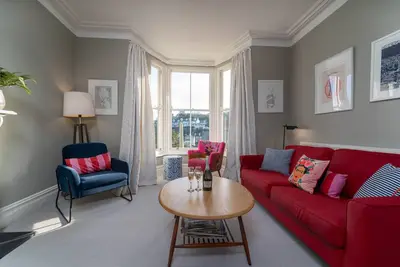 Image de Tregarth – Sleeps 10 – Sea Views – Dog Friendly – Parking – Outside Area