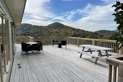 Image de Pet Friendly! Elk Hill Retreat w/ Gorgeous Views