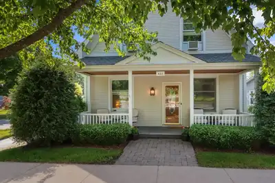Image de Luxury Home in the Heart of Leelanau Wine Country, Block From The Beach!
