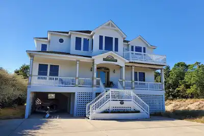 Image de Spectacular Views! Pool, Hot Tub, Decks, Private Sound beach, Sunsets D0124