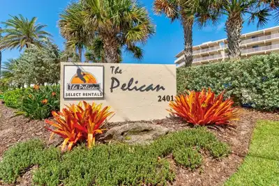 Image de Direct Oceanfront Condo Ground Floor Steps to Sand and Pools