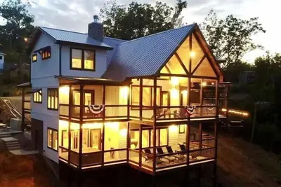 Image de ✨ Sunrise: Brand New - Fabulous Mountain Cabin in the Best Location 🏅