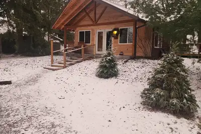 Image de Cozy (heated\/Ac) clean cabin near Ohio side Pymatuning Lake