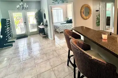 Image de Heated Pool & Luxurious Spa! Close to Mineral Springs & Beaches! ☀️🌴
