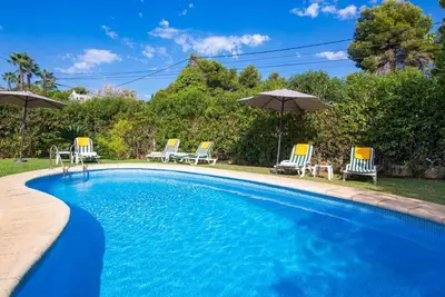 Image de Belle maison de vacances privée pour 6 personnes avec Wifi, climatisation, piscine privée et patio