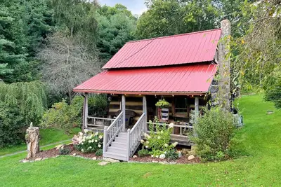 Image de Historic Appalachian Log Cabin on 22 Idyllic Acres