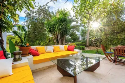 Image de Chalet 'Dominion Beach' avec vue montagnes, piscines partagées, terrasse, climatisation et Wi-Fi