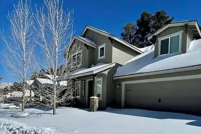 Image de 5br Home With Office Room, HotTub, FirePit, Bbq & Family Room