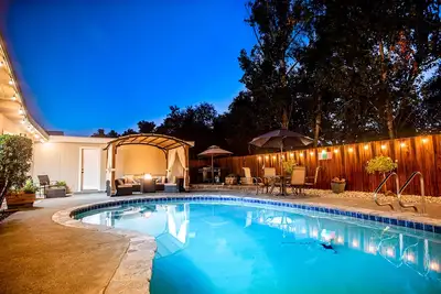 Image de Home near Calistoga w/ heated pool & hot tub