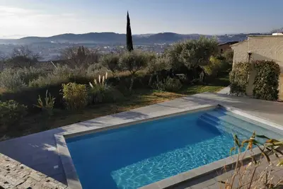 Image de Rez de Villa avec Piscine et Grande Terrasse