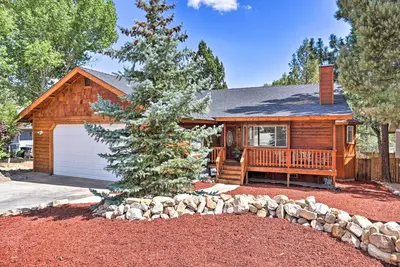 Image de Pet-Friendly Big Bear Cabin ~ 6 Mi to Ski Resorts!