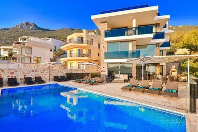 Image de Our extra special infinity pool has the wow factor view!