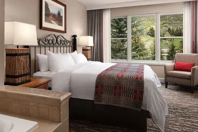 Image de Spacious Condo with beautiful mountain views
