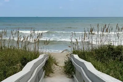 Image de Turtle Beach Beachview Condo - Beautifully updated - Private - Quiet Ocean View