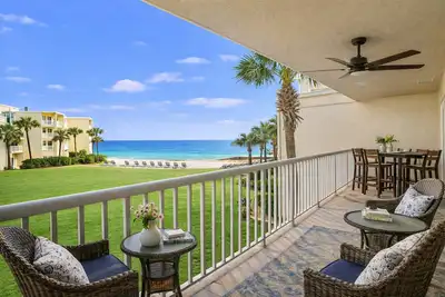 Image de Beachfront · Private Beach · Kids Pool · Gated · Low-Rise Resort