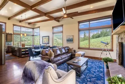 Image de The Matterhorn - Luxury Mountain Rental with Amazing Views!