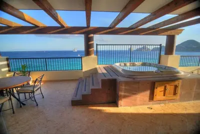 Image de Villa Del Arco 3 bedroom Ocean Front Penthouse!
