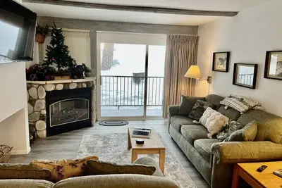 Image de St Anton Condos #39 (1-Bedroom) with Pool by RedAwning