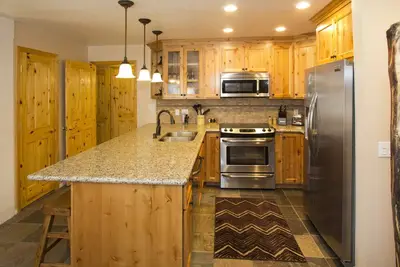 Image de St Anton Condos #5 (1-Bedroom) with Pool by RedAwning