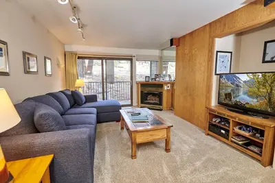 Image de St Anton Condos #37 (1-Bedroom) with Pool by RedAwning