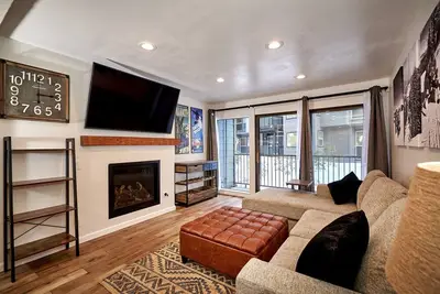 Image de St Anton Condos #75 (1-Bedroom) with Pool by RedAwning