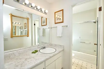 Image de St Anton Condos #81 (1-Bedroom) with Pool by RedAwning