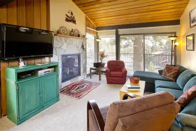 Image de St Anton Condos #24 (2-Bedroom) with Pool by RedAwning