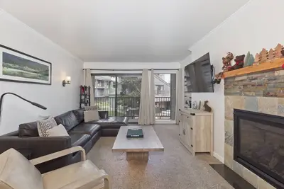 Image de St Anton Condos #63 (1-Bedroom) with Pool by RedAwning