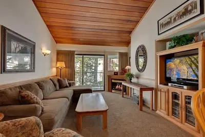 Image de St Anton Condos #42 (2-Bedroom) with Pool by RedAwning