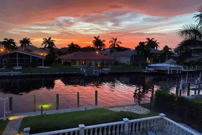 Image de Spacious 4 Br\/ 5 Ba Executive Home w\/ 3 Master Suites 100' from Charlotte Harbor