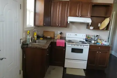 Image de richmond 1br\/ 1ba suite ( House basement with Seperated entry)