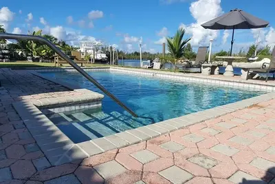 Image de Waterfront home with private dock near the beach