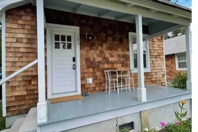 Image de Cheerful 2-bedroom Edenton bungalow getaway