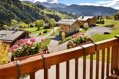 Image de Les Noisettes: Halbes Chalet 8 pers, 4 chb, Wifi, nahe Bushaltestelle!