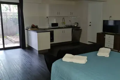 Image de Condon Unit under main house