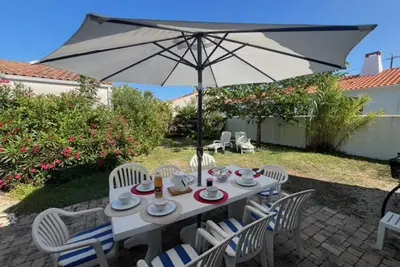 Image de La Maison Bleue : À 8 à St Gilles-Croix-de-Vie