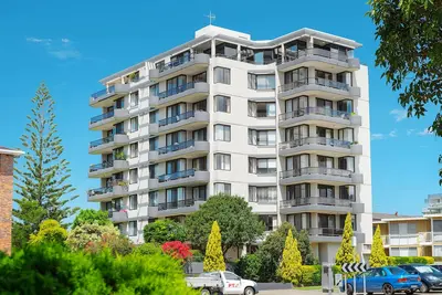 Image de Two bedroom unit close to town with air-conditioner