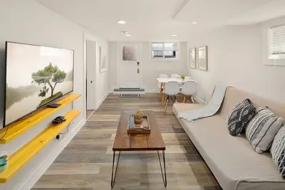 Perch - The I5 Suite | 1br | Backyard | Gym