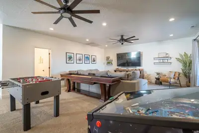 Image de Arcadia 47 | Family Fun * Arcades * Games * Private Hot Tub