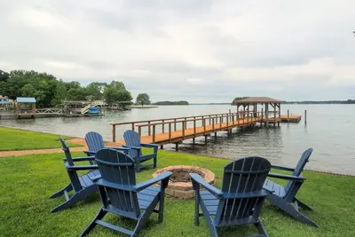Image de Serenity Now by SoCharm | Lake Norman! Stunning Water Views!