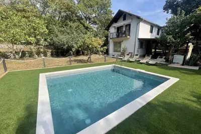 Image de Maison de vacances au calme avec piscine